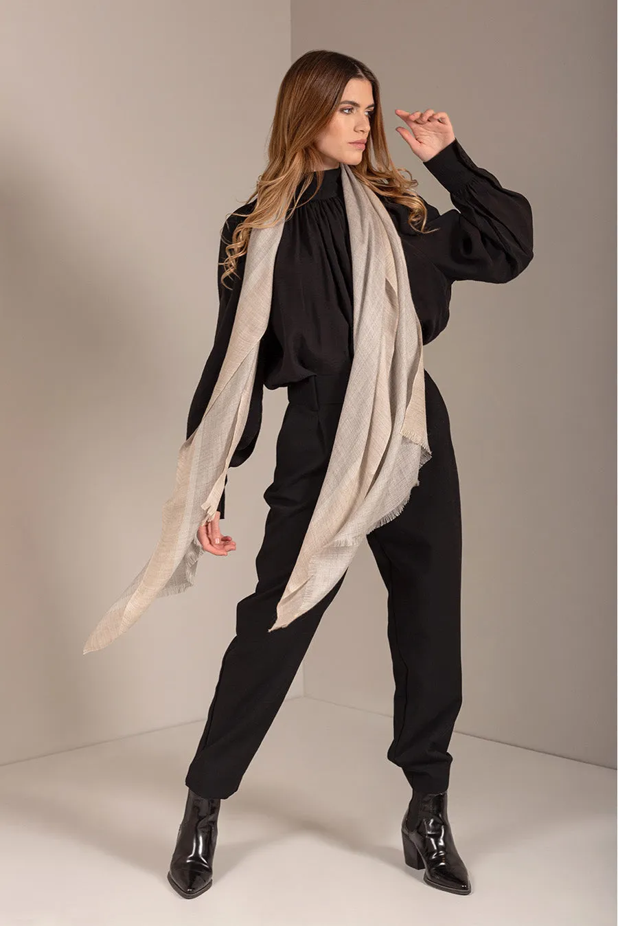 Baccarat Shawl Royal Alpaca & Silk Color Grey
