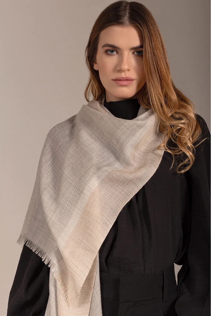 Baccarat Shawl Royal Alpaca & Silk Color Grey