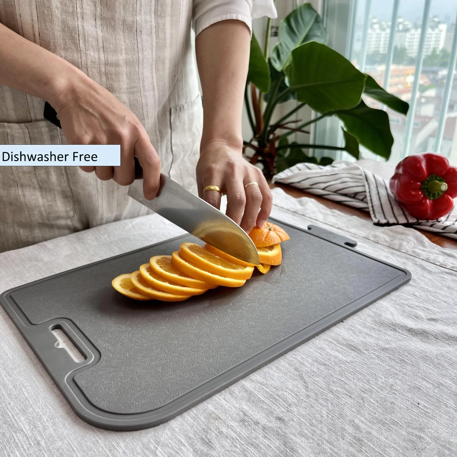 cozymomdeco: Thick and Foldable Silicone Double-Sided Cutting Board