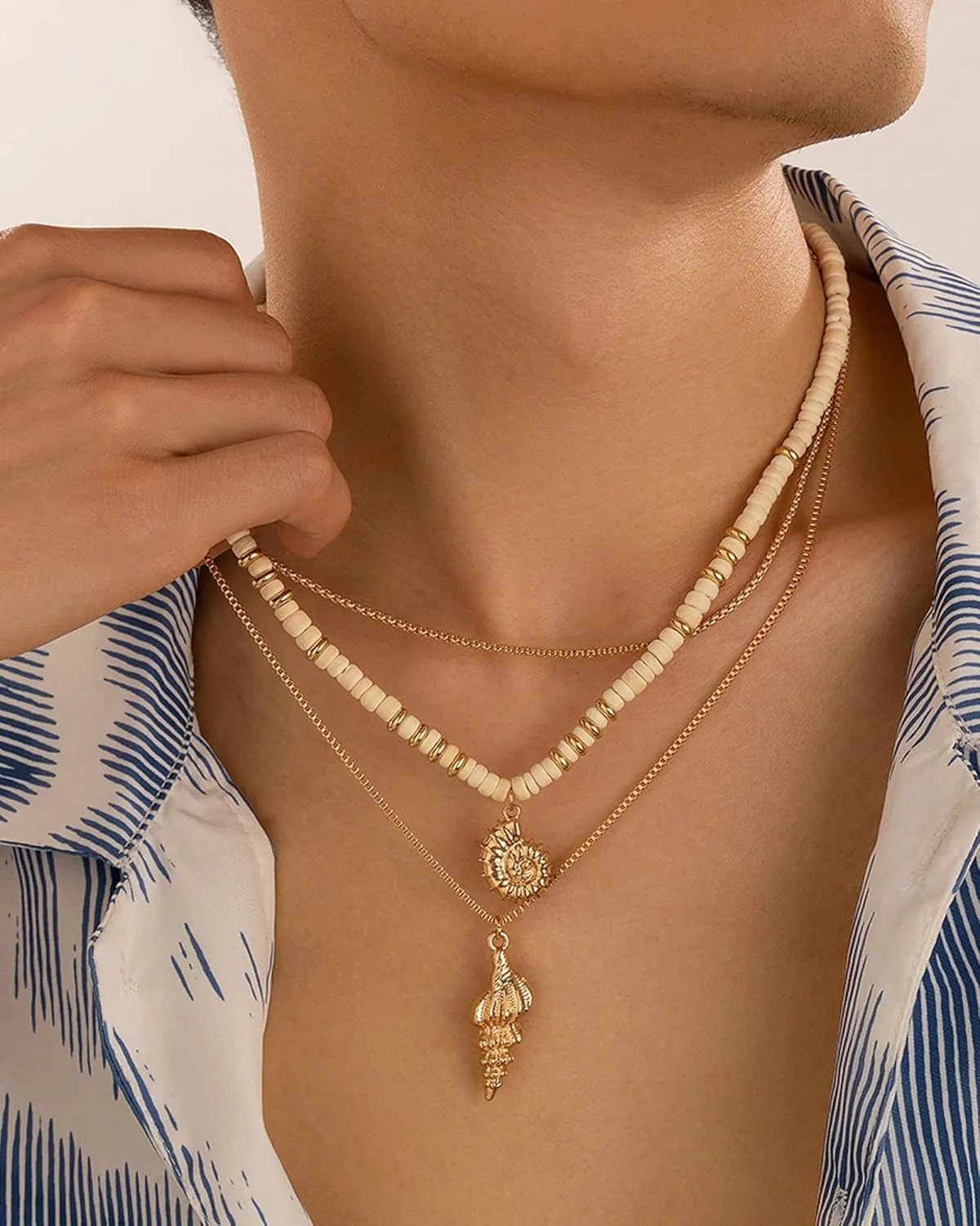 Layered Puka Shell Necklaces for Men Wooden Beaded Coconut Shell Choker Summer Beach Surfer Necklaces Seashell Beach Vacation Essentials Seaside Jewelry Accessories