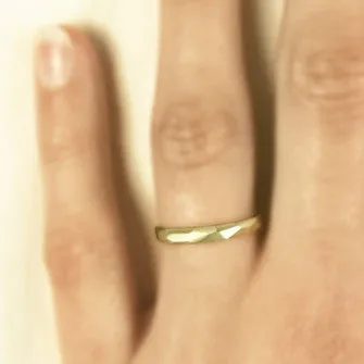 <!--RG470-->small chiseled band