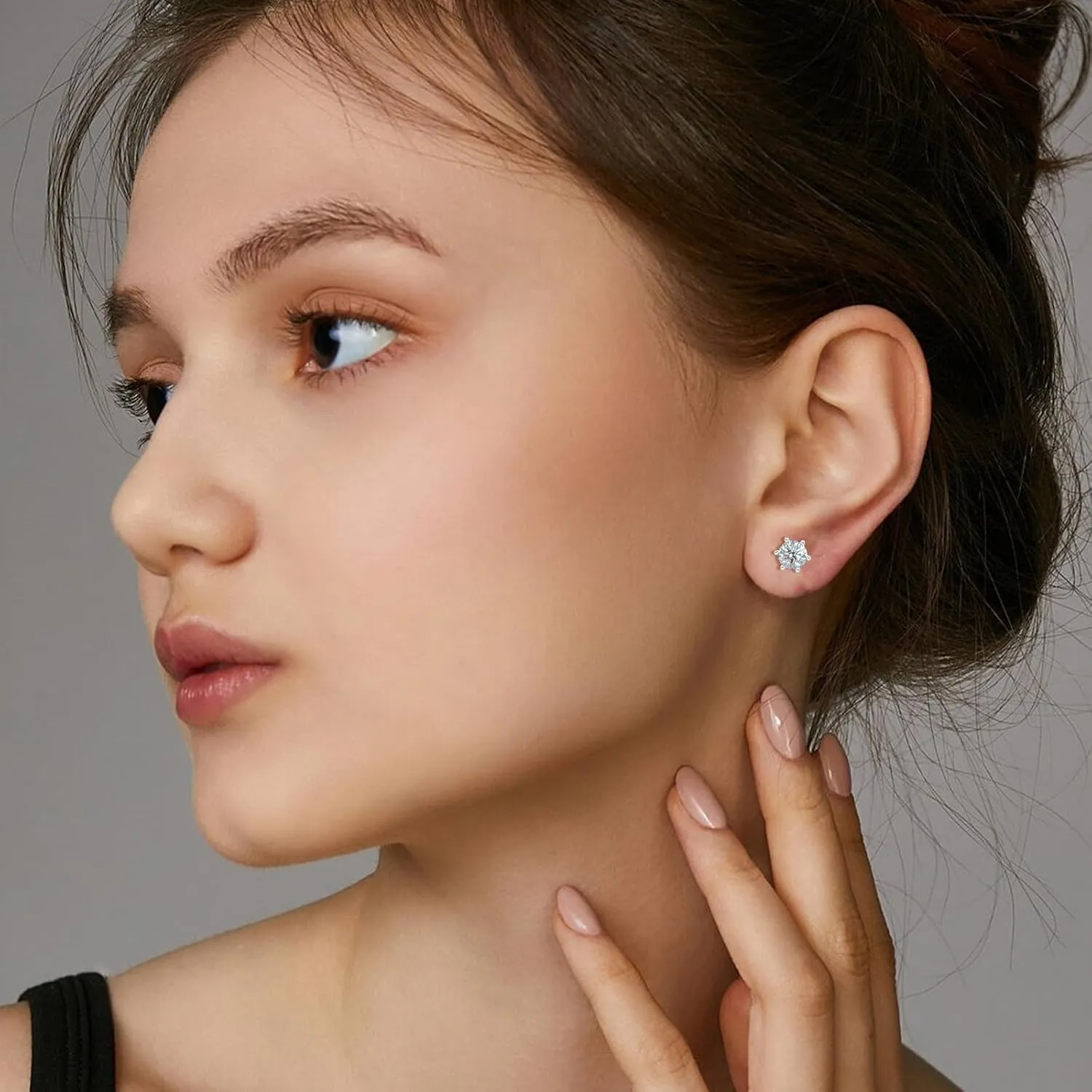 Moissanite Stud Earrings for Women Men 0.6-4ct, 18K Yellow Gold Plated 925 Sterling Silver Mens Stud Earrings, Hypoallergenic Round Cut Earrings Lab Created VVS1 Faux Diamond Stud Push Back